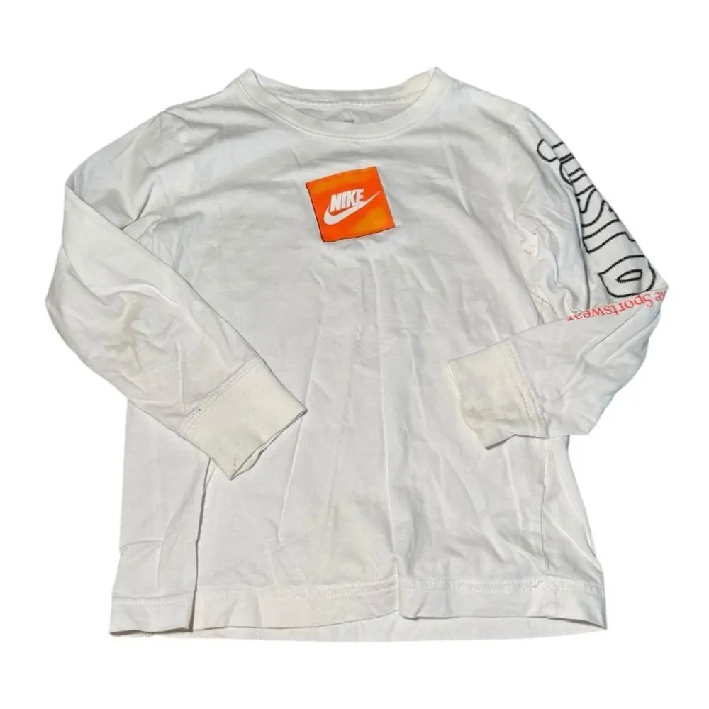 Nike Graphic Long Sleeve Athletic T-Shirt